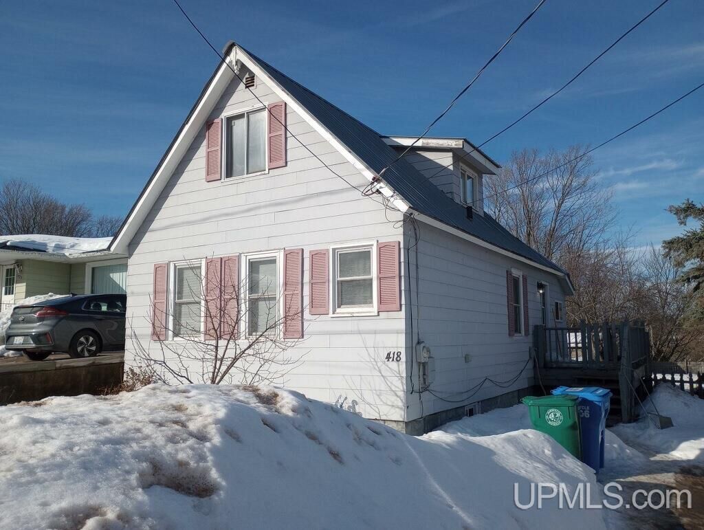 Property Photo:  418 McMillan  MI 49855 