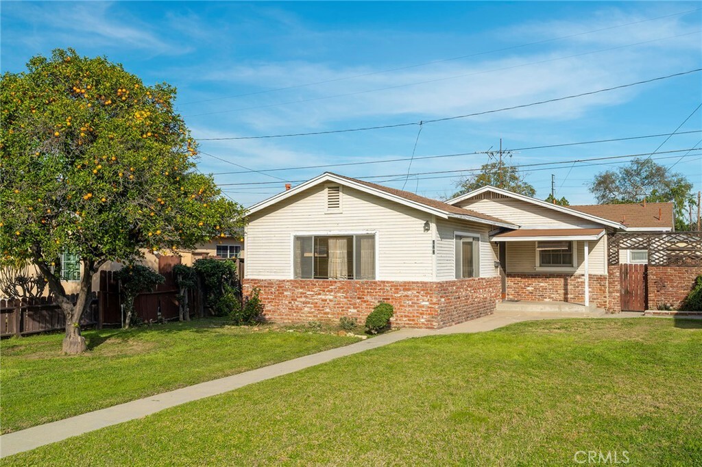 Property Photo:  822 N Janss Street  CA 92805 