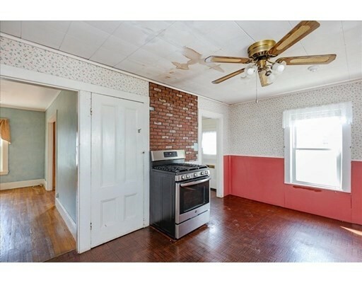 Property Photo:  28 Pleasant St  MA 01907 