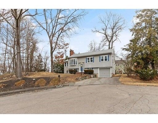 Property Photo:  4 Tanners Circle  MA 01801 