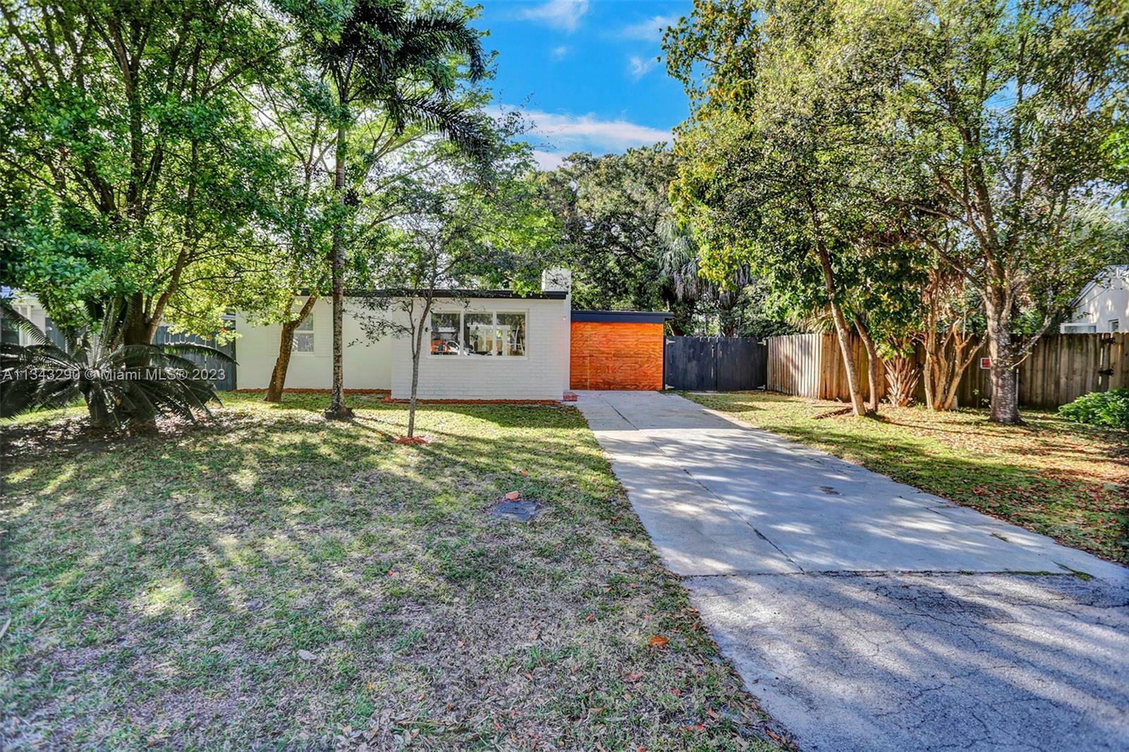 Property Photo:  1309 SW 18th Ave  FL 33312 