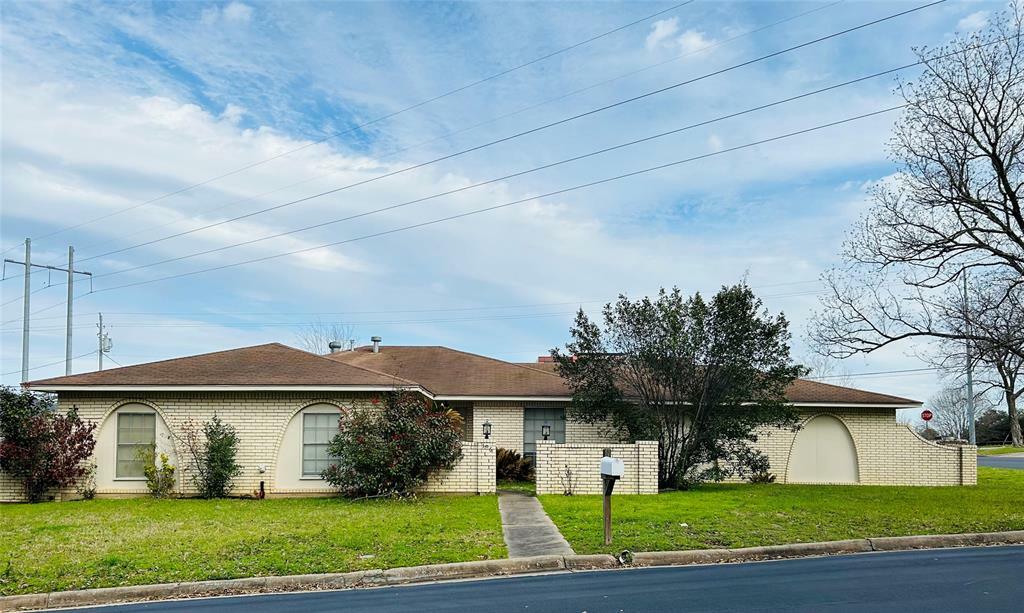 Property Photo: 396 Spinn Street TX 77833
