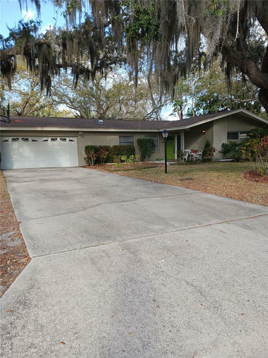 Property Photo:  302 Hickory Lane  FL 33770 