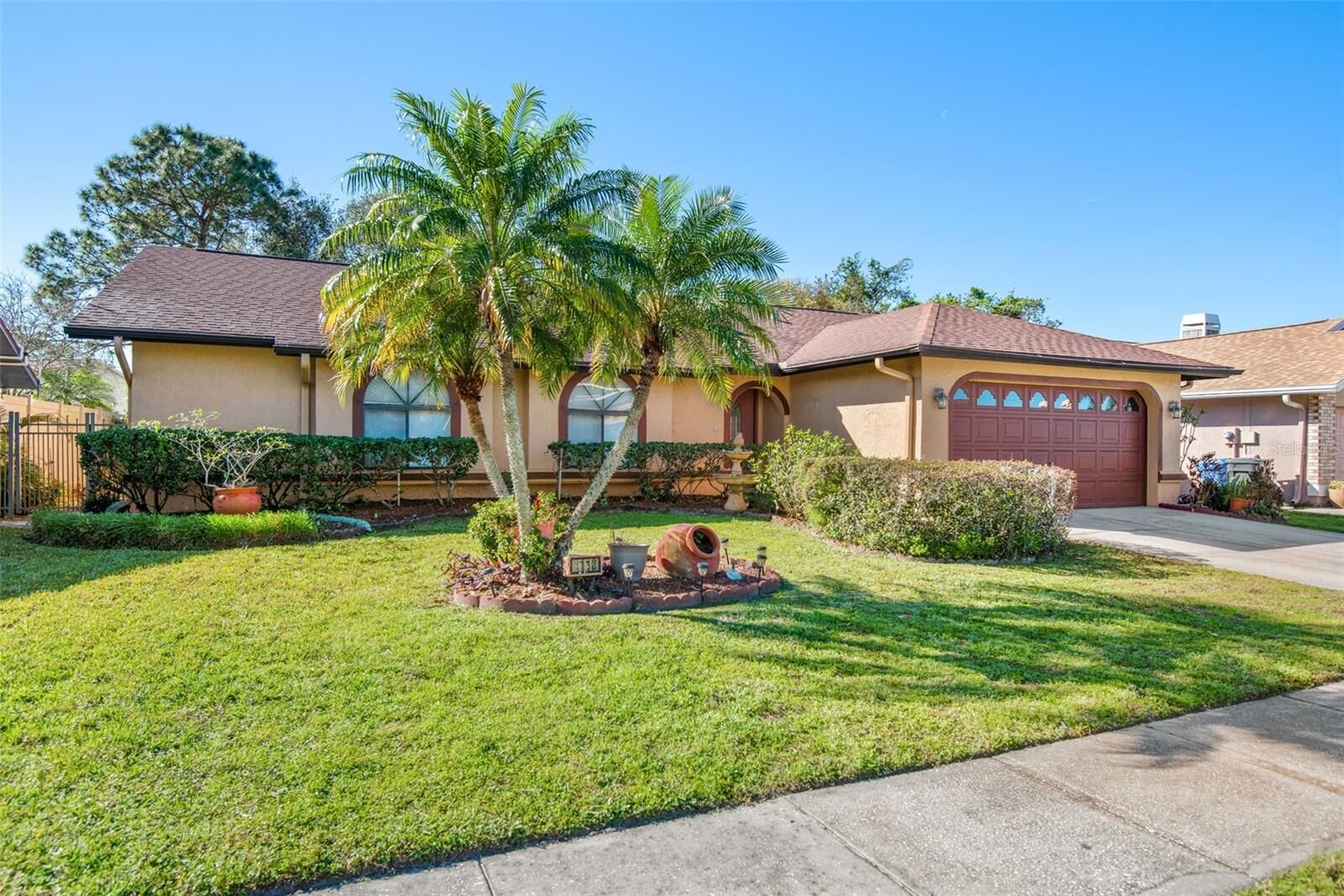 Property Photo:  1118 Blufield Avenue  FL 33511 