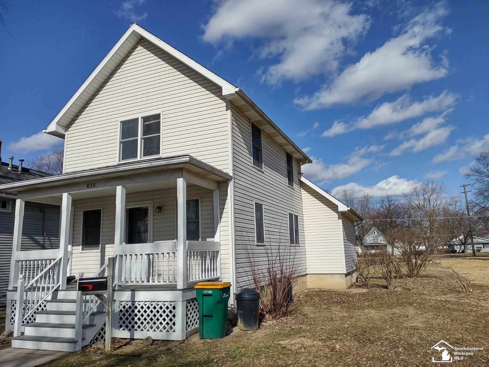 Property Photo:  616 W 5th Street  MI 48161 