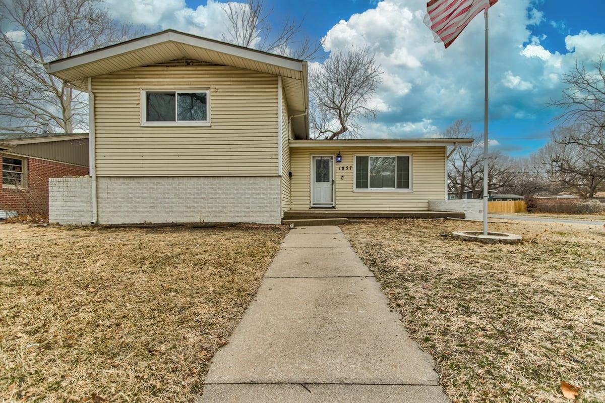 Property Photo:  1857 N High St  KS 67203 