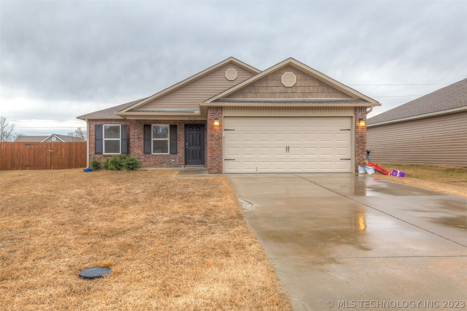 Property Photo: 14144 S 298th Avenue OK 74429