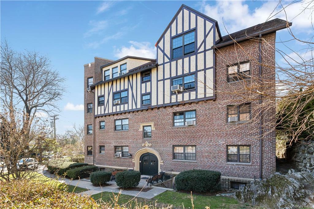 Property Photo: 1440 Boston Post Road 3I NY 10538