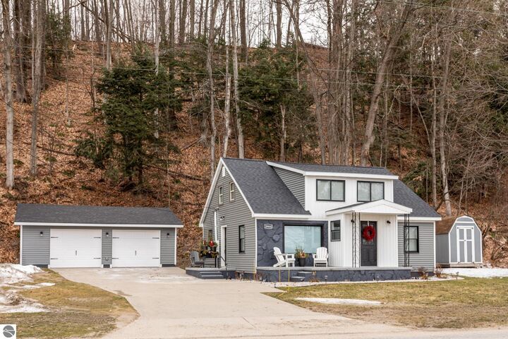 10444 S West Bay Shore  Traverse City MI 49684 photo