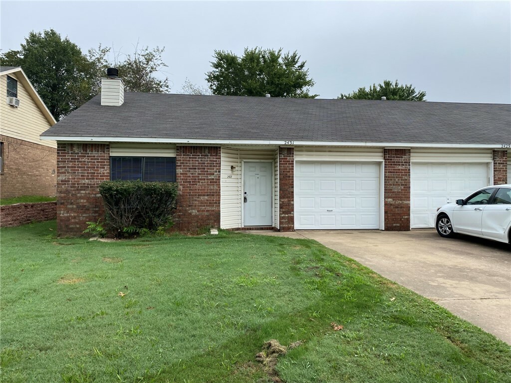 Property Photo:  2431 W Olrich Street  AR 72758 