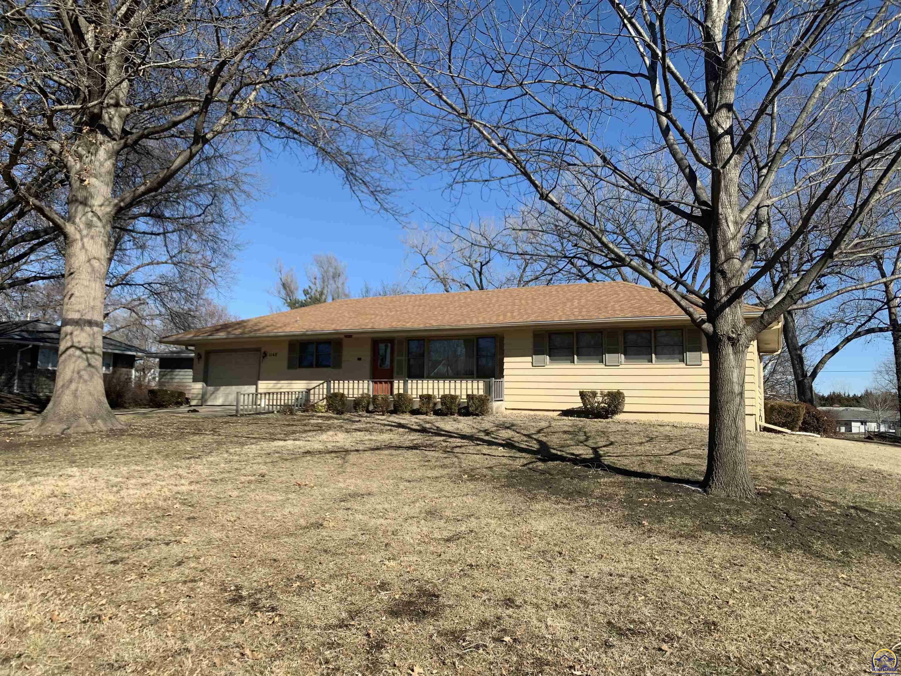 Property Photo:  1148 SW Meadow Ln  KS 66604 