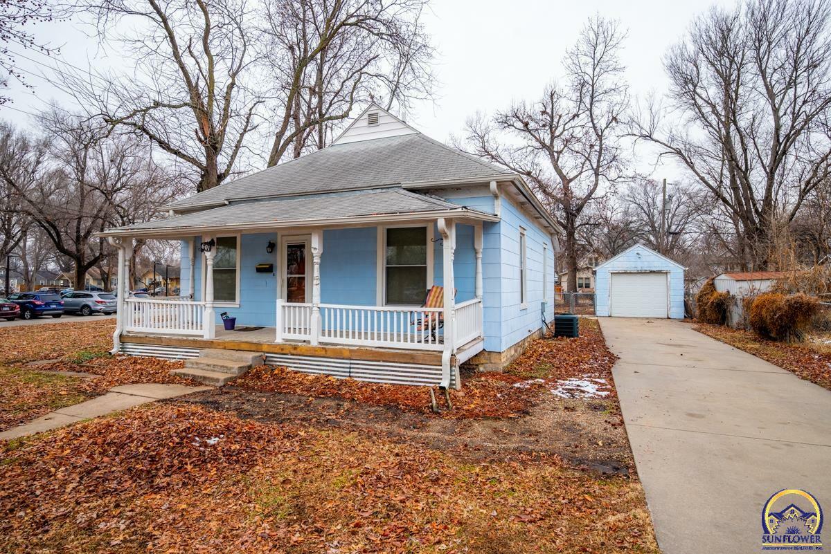 Property Photo:  601 NE Poplar St  KS 66616 