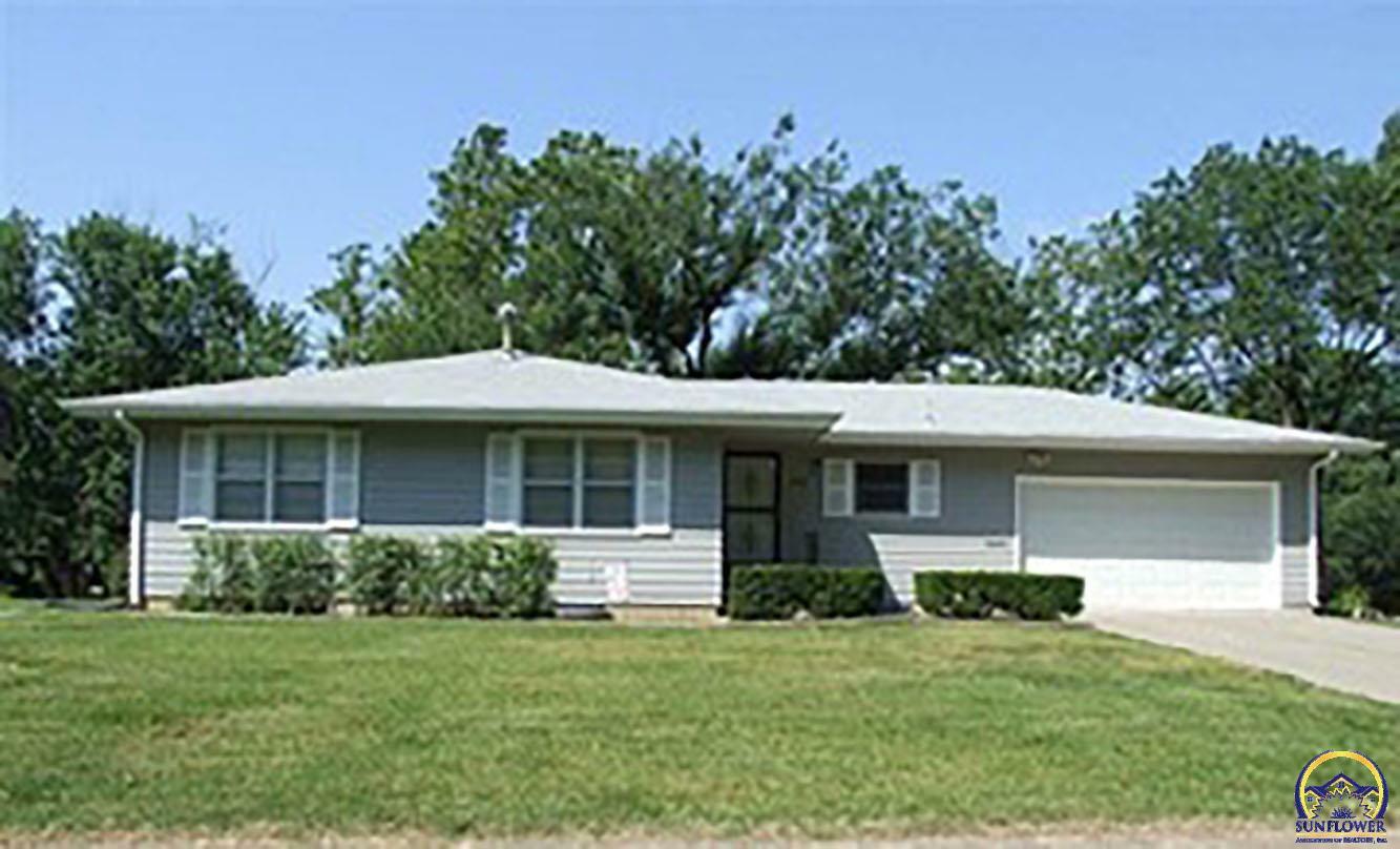 Property Photo:  2541 SW Meadow Ln  KS 66614 