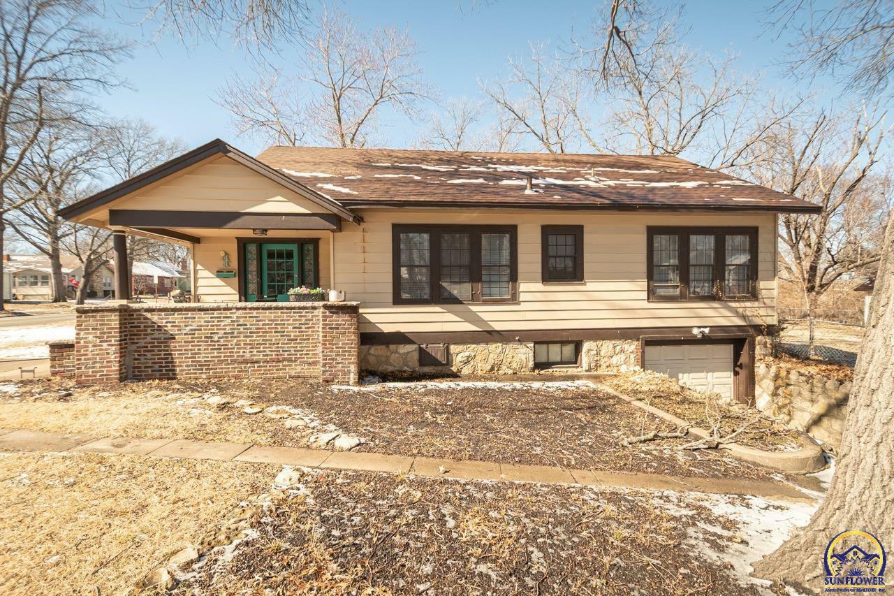 Property Photo:  2314 SW 8th Ave  KS 66606 