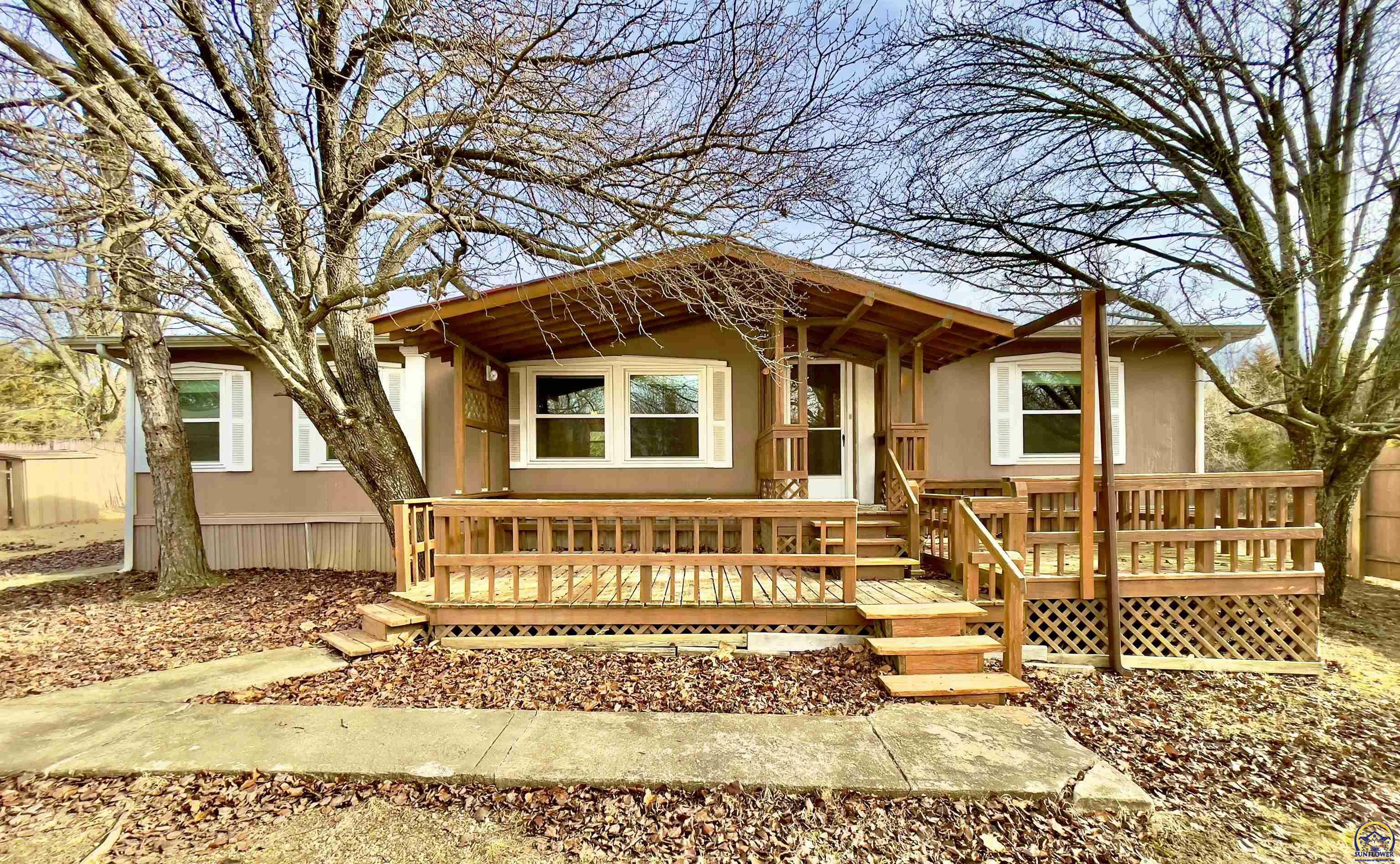 Property Photo:  470 E 2200 Rd  KS 66025 