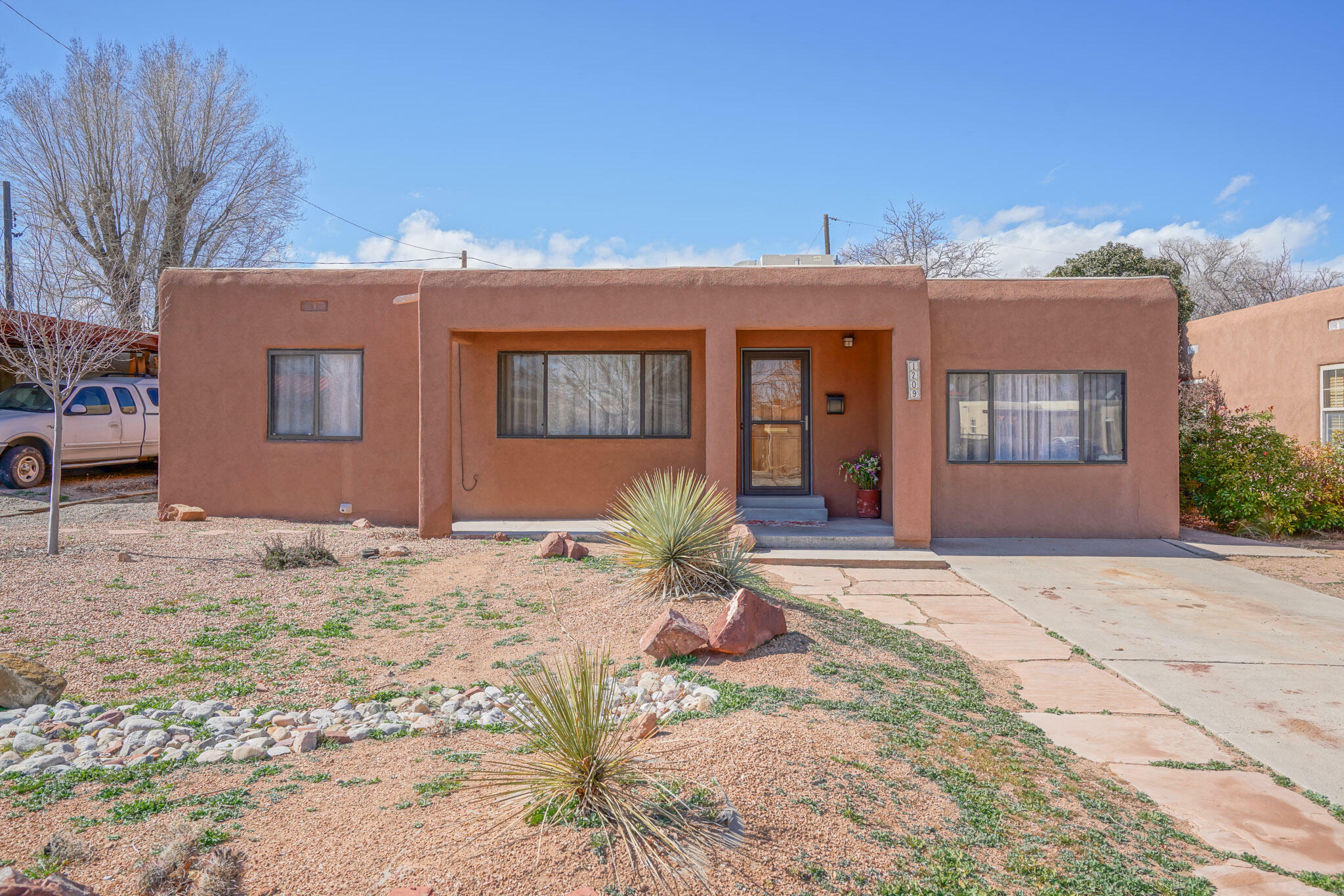 1209 Jackson Street SE  Albuquerque NM 87108 photo