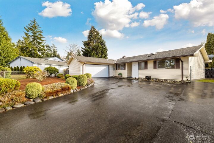Property Photo:  12717 SE 167th Place  WA 98058 