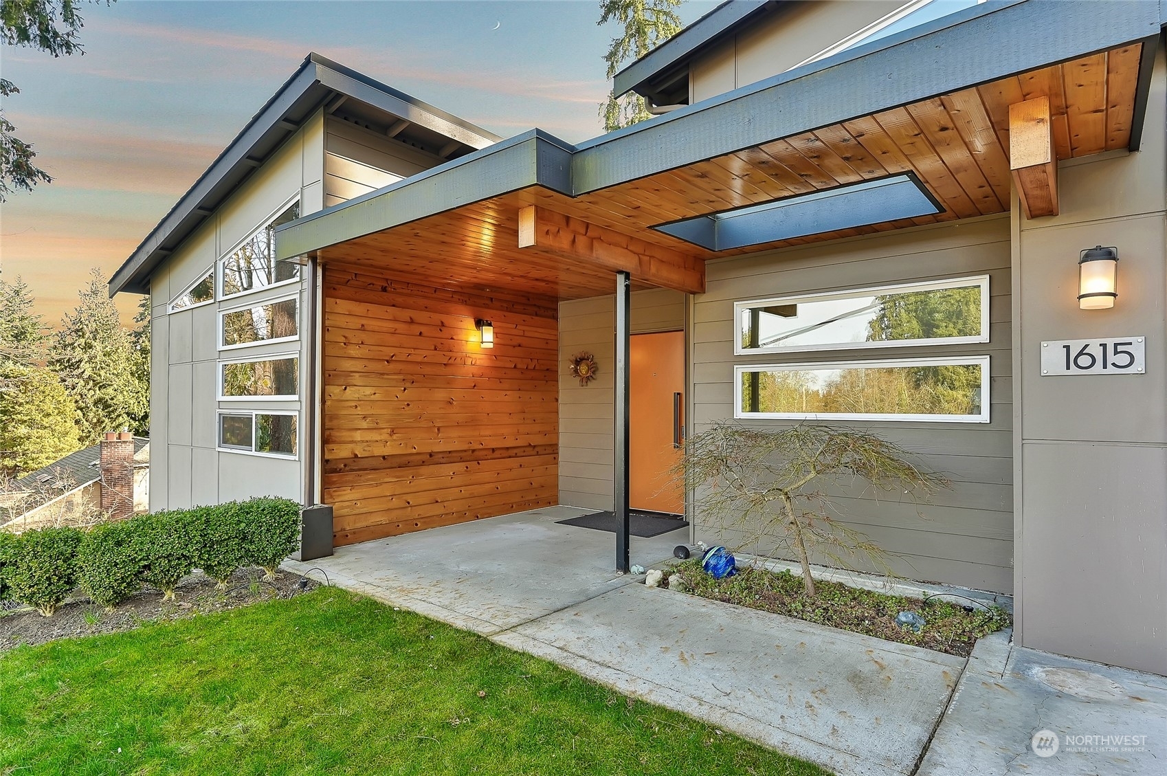 Property Photo: 1615 N 167th Street WA 98133