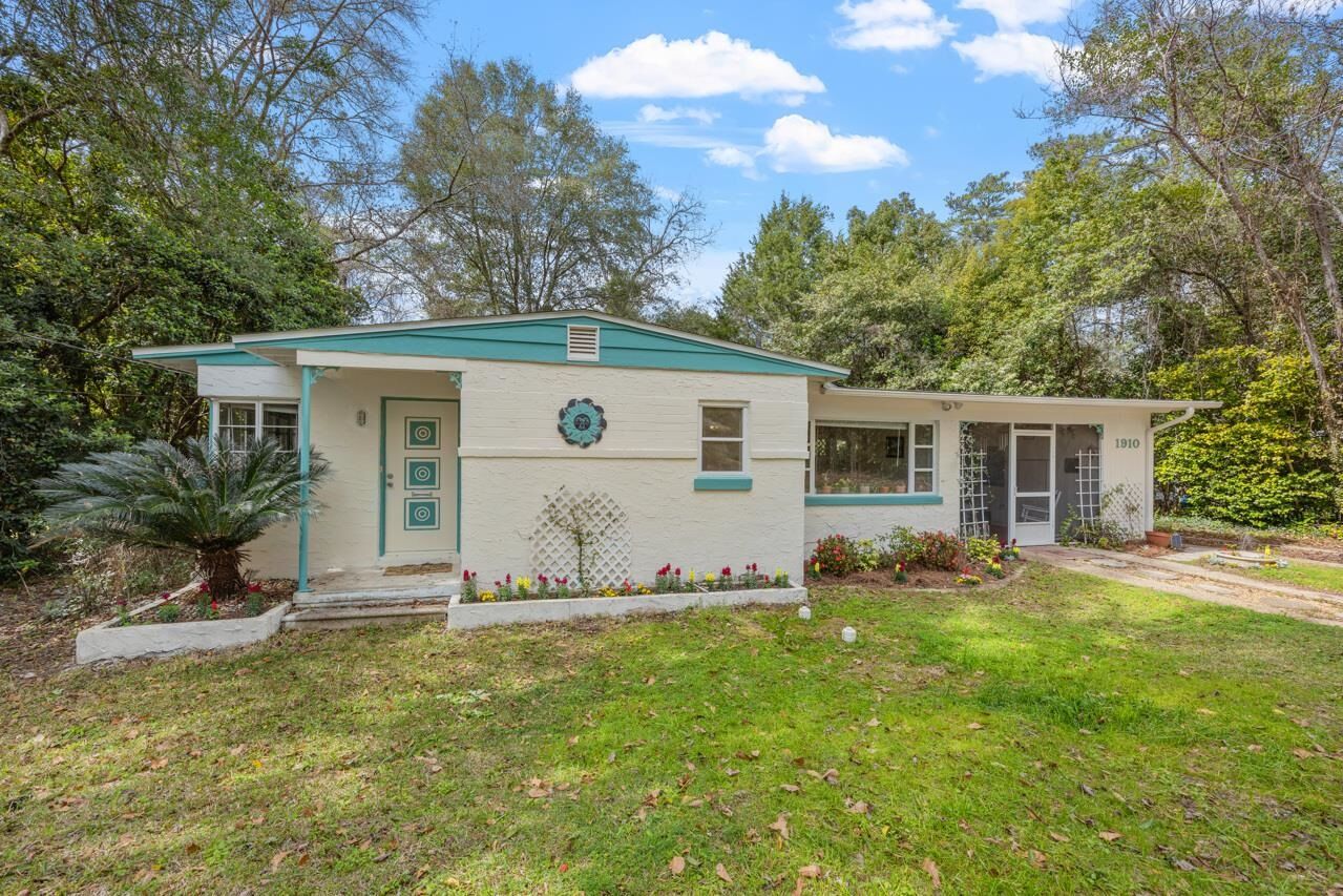 Property Photo:  1910 Chuli Nene  FL 32301 