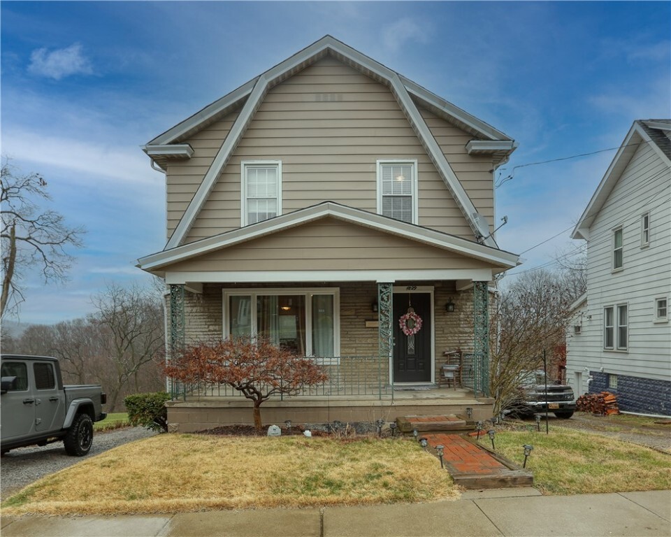 Property Photo: 1829 Devonshire Rd PA 15108