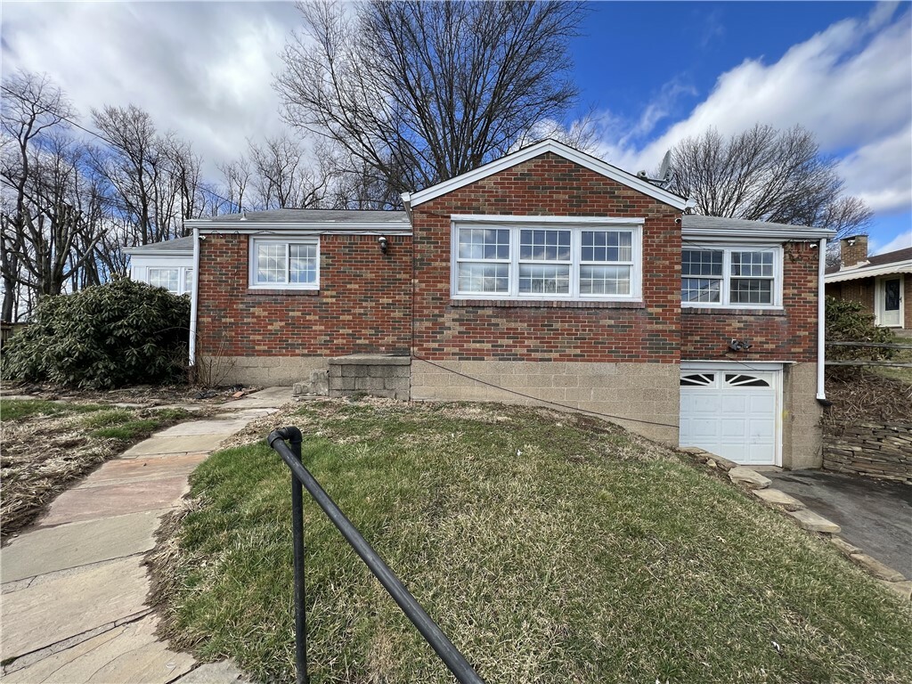 Property Photo: 310 High St PA 15037