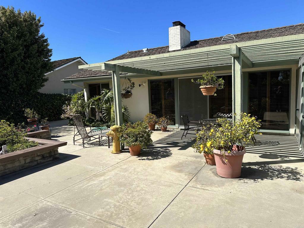 Property Photo:  1112 Devon Lane  CA 92660 