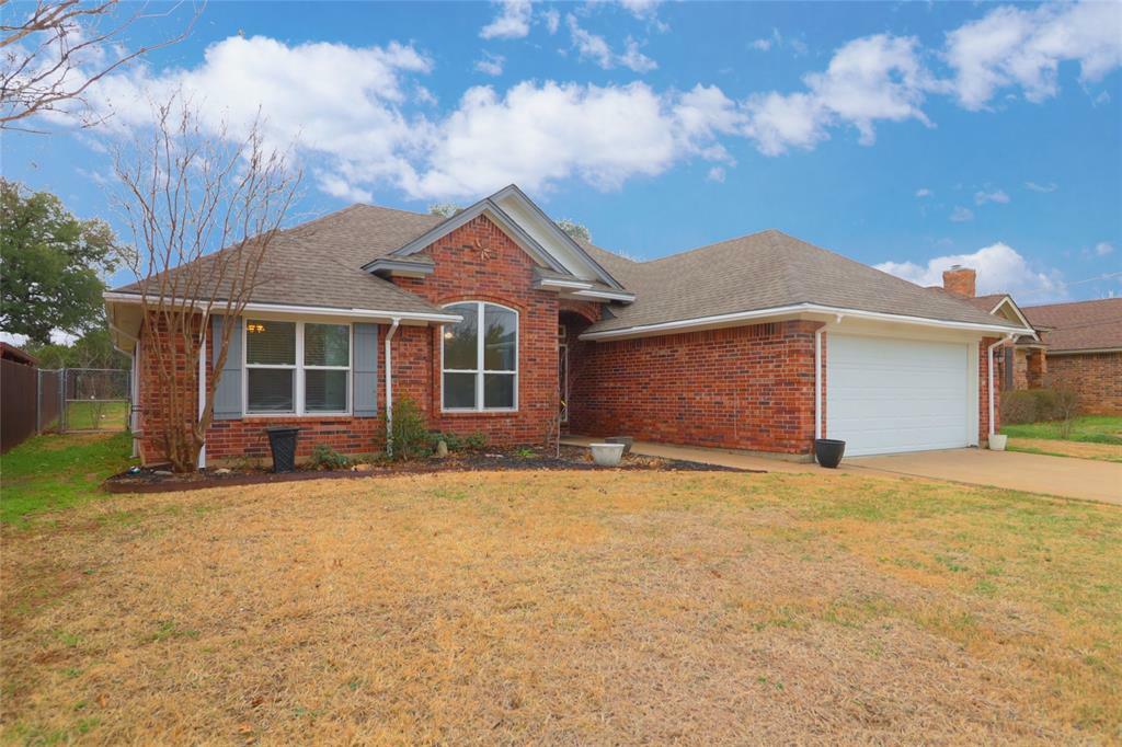 Photo de la propriété:  1412 Spanish Trail Drive  TX 76048 