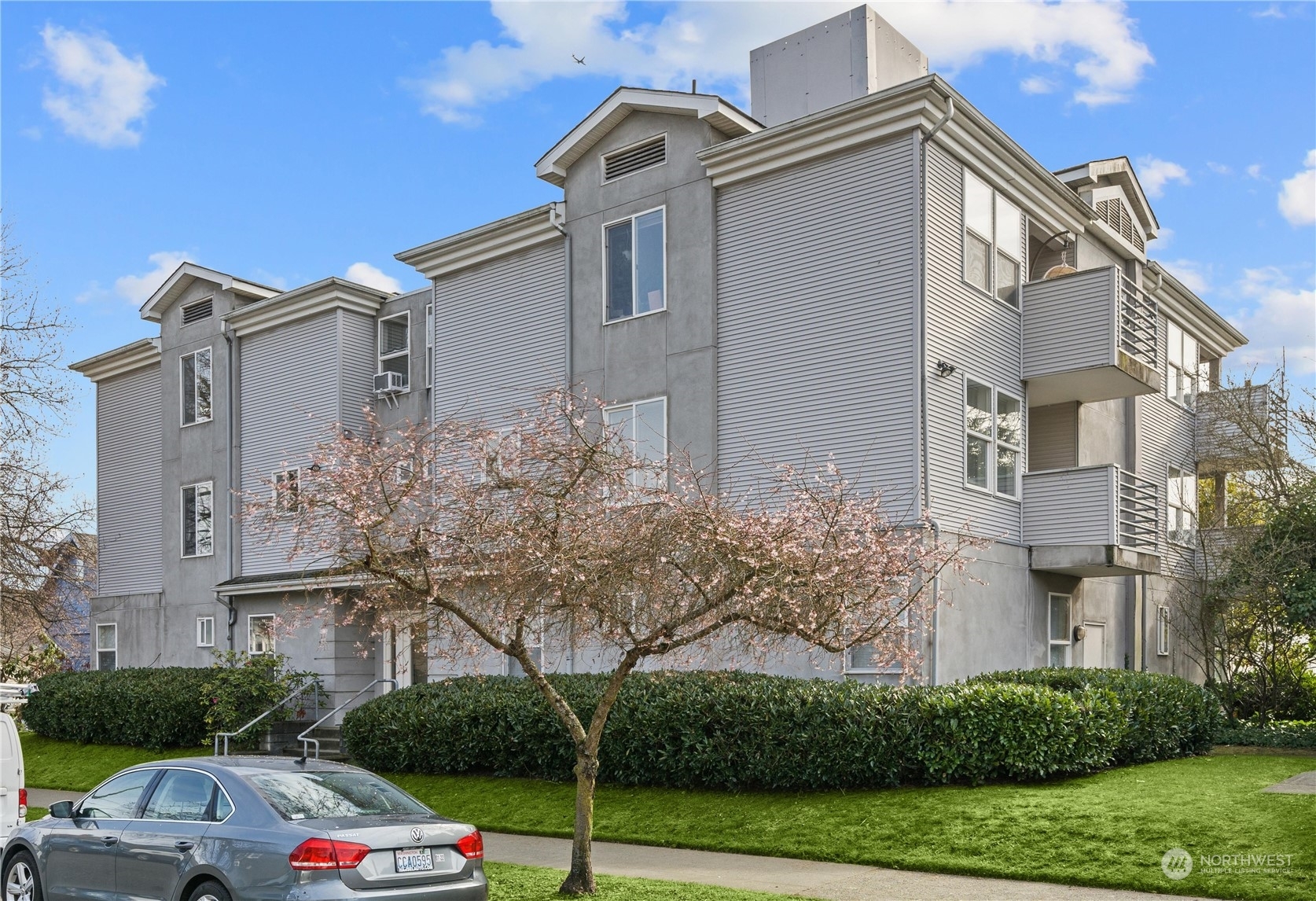 Property Photo: 3435 Burke Avenue N WA 98103