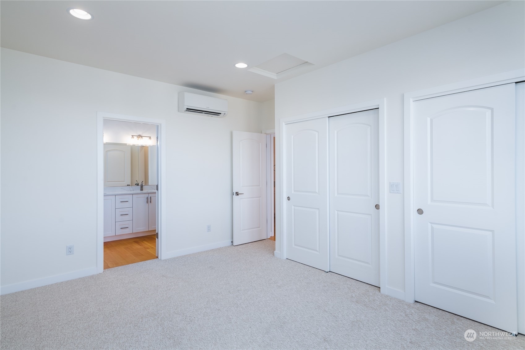 Property Photo: 3903 Isle Way WA 98221