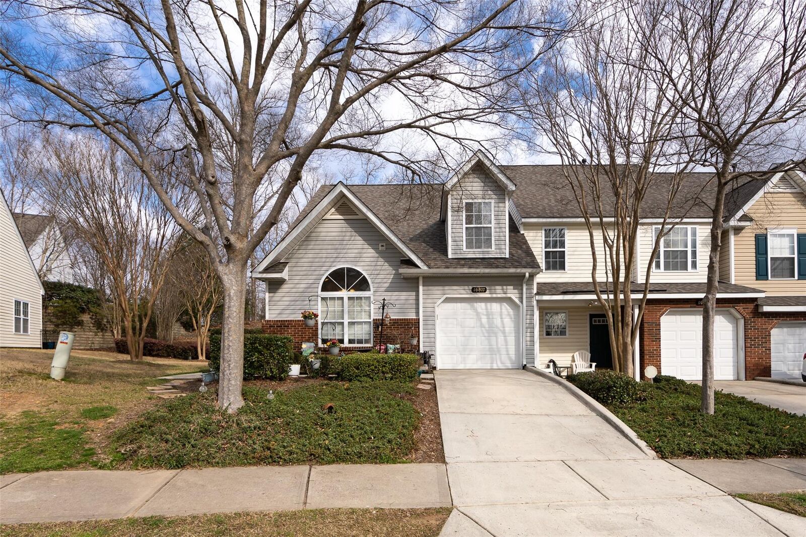 Property Photo:  16807 Timber Crossing Road  NC 28213 