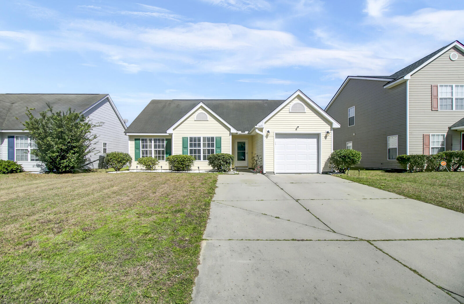 Property Photo:  1421 Pinethicket Drive  SC 29486 