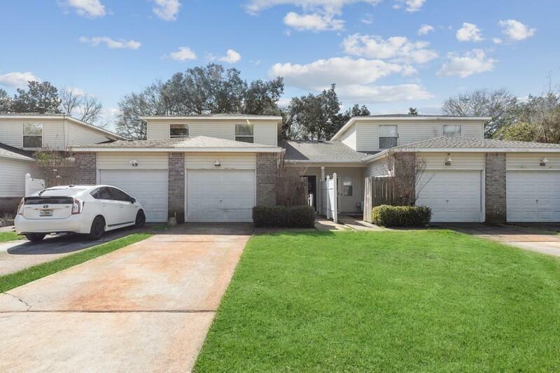 Property Photo:  518 NW Parkview Road Unit C  FL 32547 