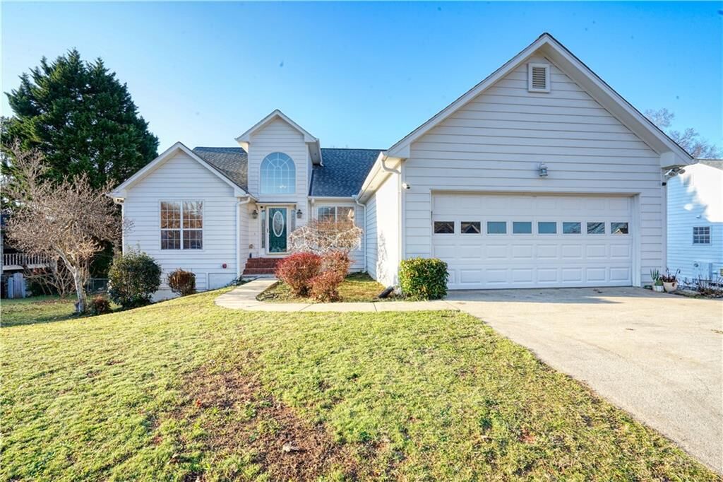 Property Photo: 1130 Robert Pointe Way SE GA 30045