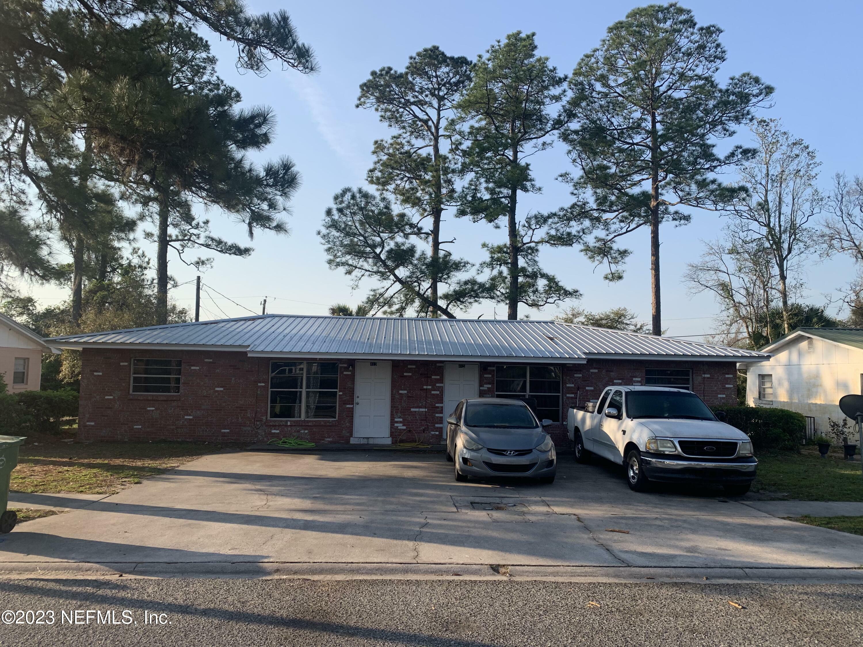 Property Photo:  413-415 Oleander Drive  FL 32177 