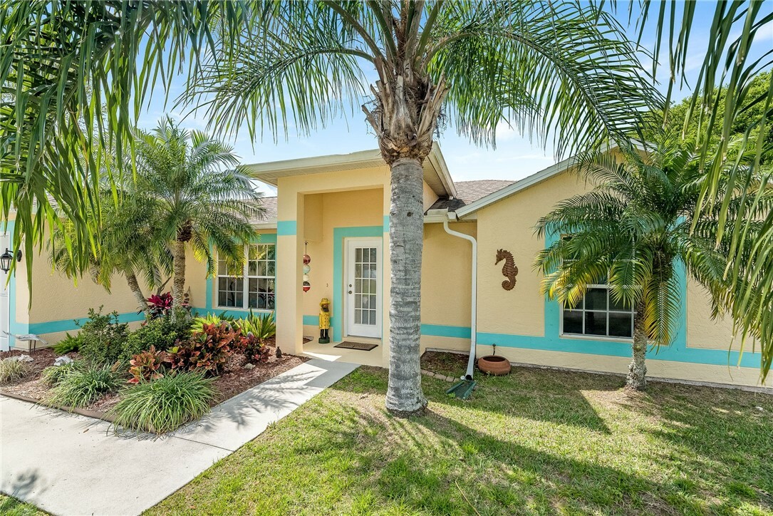 Property Photo:  1443 Seahouse Street  FL 32958 