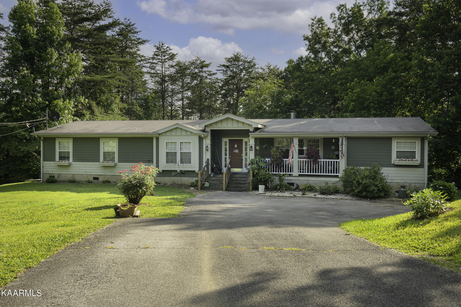 Property Photo:  2725 Easy St  TN 37862 