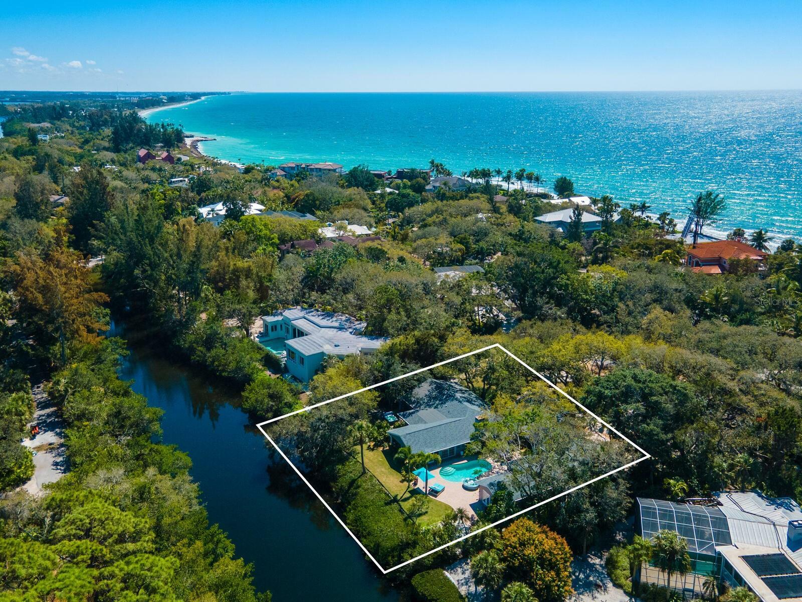 Property Photo:  7247 Turnstone Road  FL 34242 