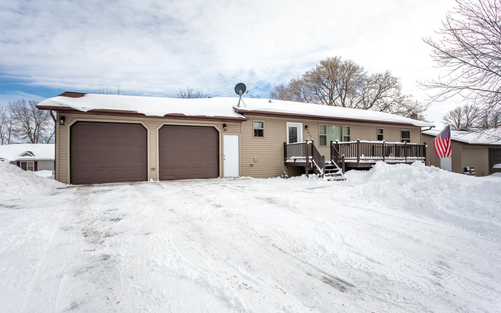 Property Photo:  811 Roosevelt Street  MN 56308 