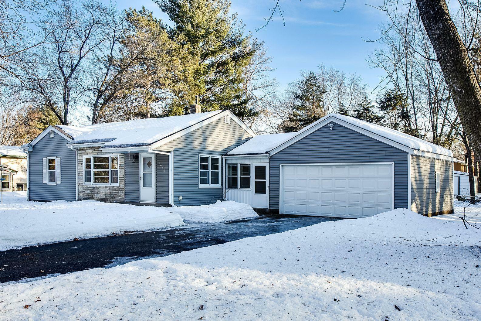 Property Photo: 1660 Stillwater Street MN 55110