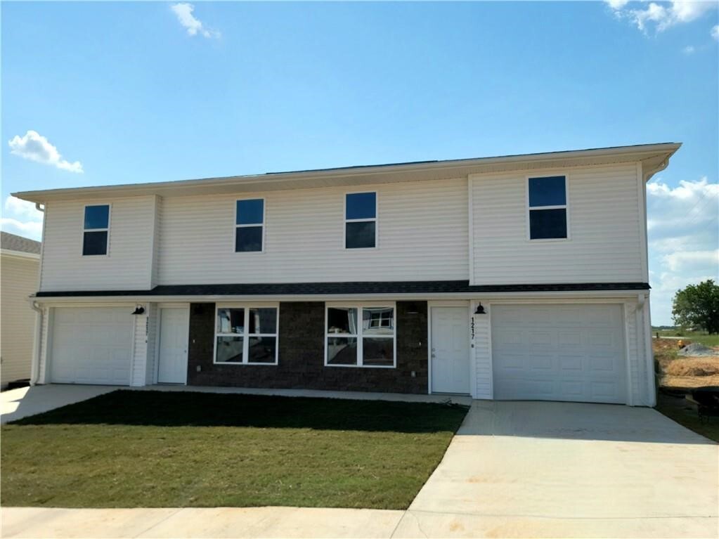 Property Photo: 1209 Nedra Drive B AR 72722