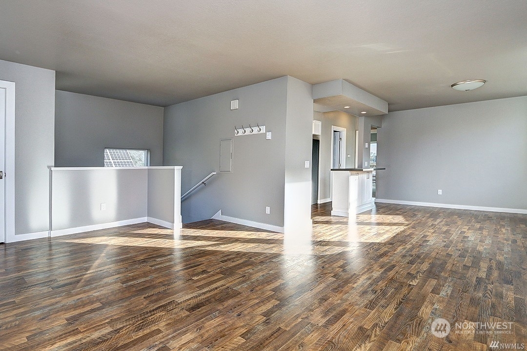 Property Photo:  1906 3rd Avenue W 2  WA 98119 