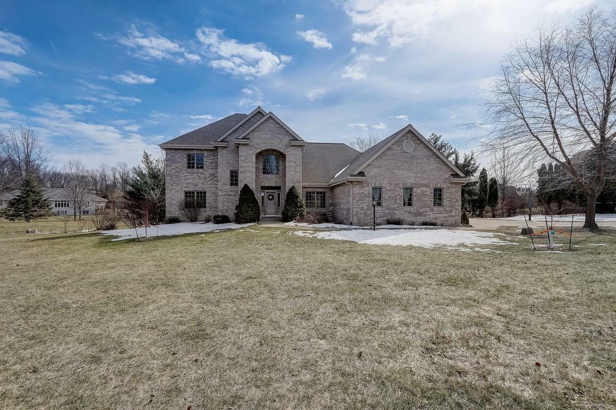 Property Photo:  7647 Summerfield Dr  WI 53593 