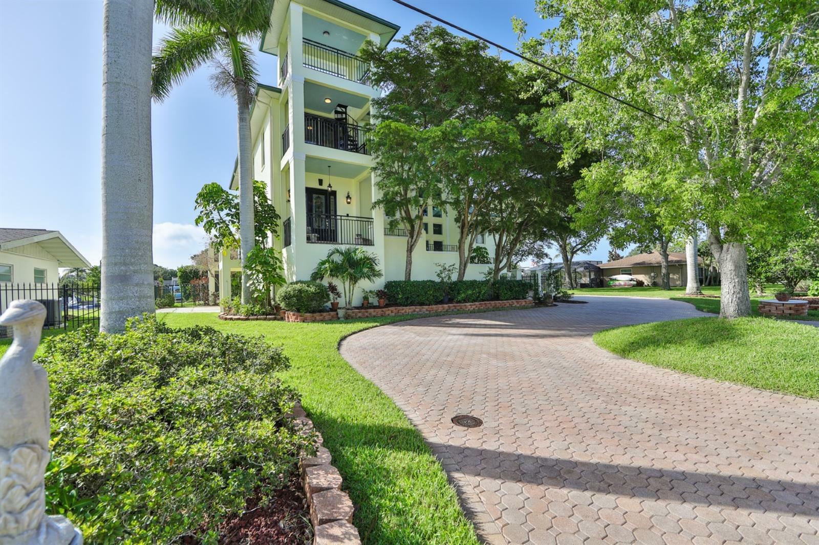 Property Photo: 5120 Bay State Road FL 34221
