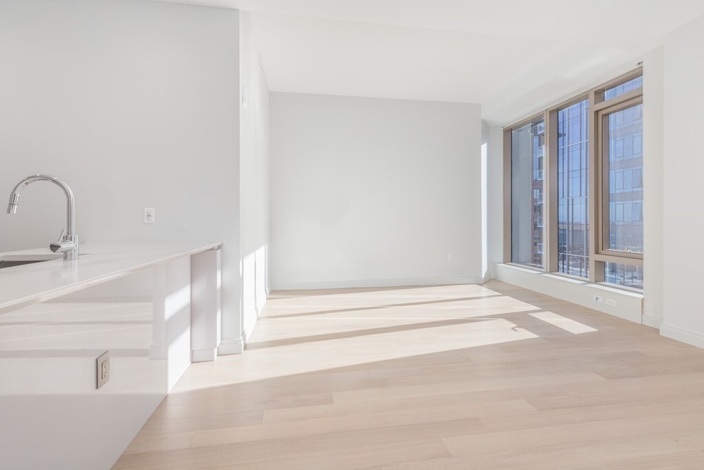 Property Photo: 133 Seaport Blvd U 1515 MA 02210