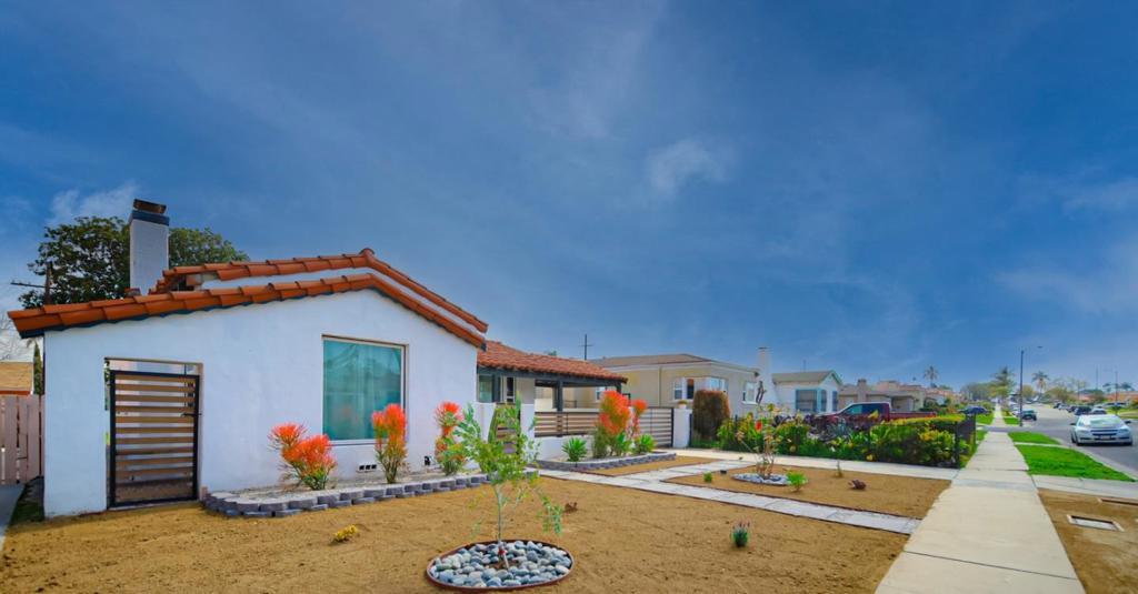 Property Photo:  8946 La Salle Avenue  CA 90047 