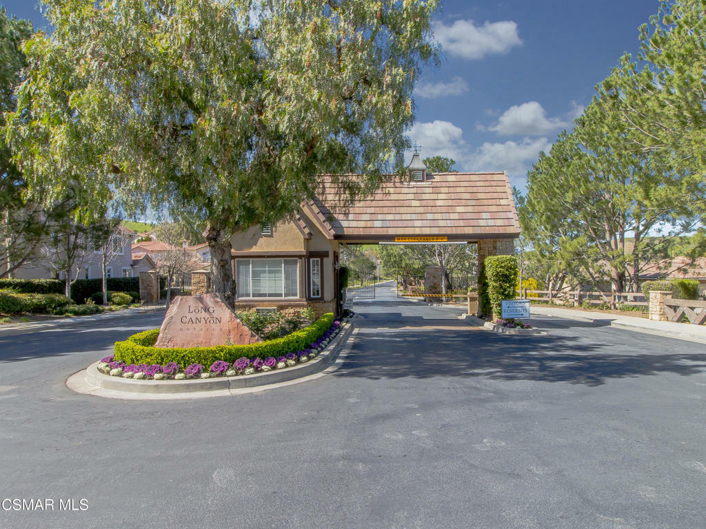 Property Photo:  124 Forrester Court  CA 93065 