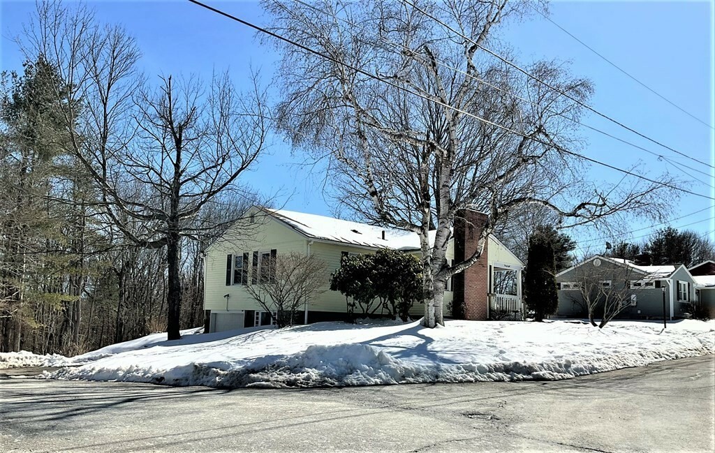 Property Photo: 28 Lakeview Dr MA 01440
