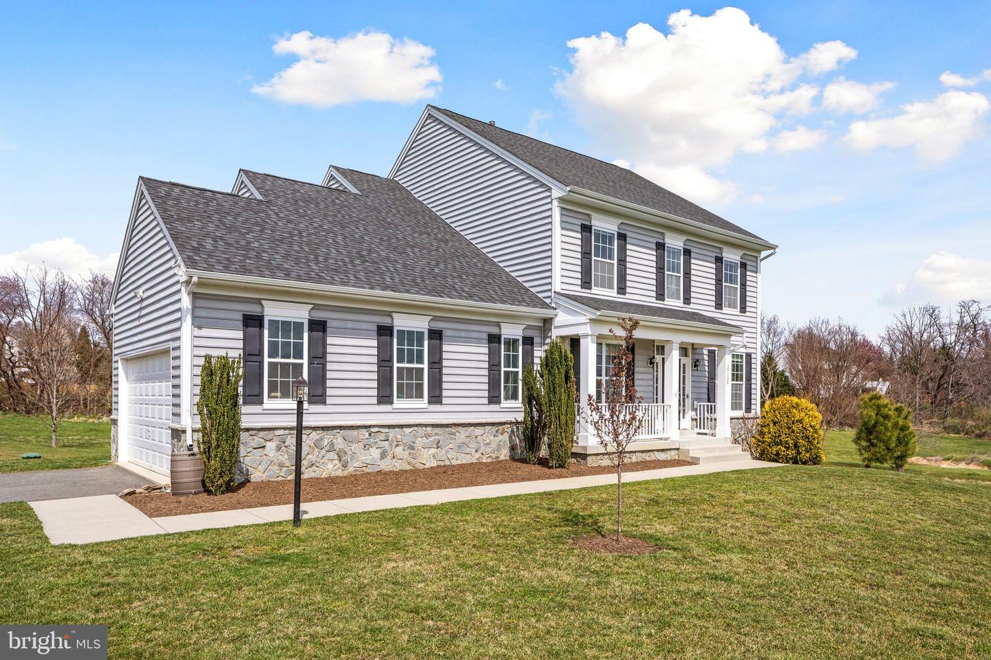 Property Photo: 37158 Franklins Ford Place VA 20132