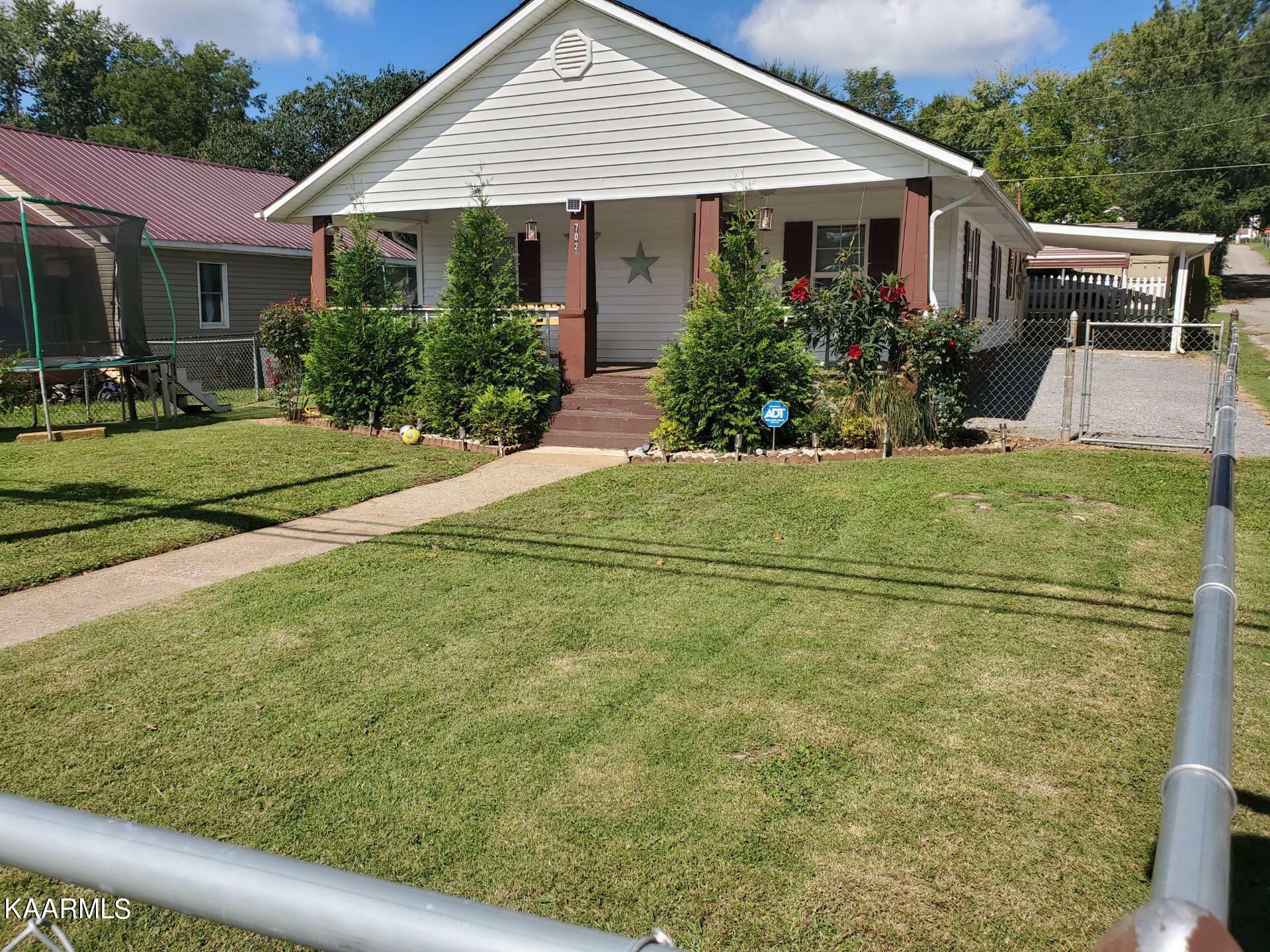 Property Photo:  702 Steekee St Rd  TN 37774 