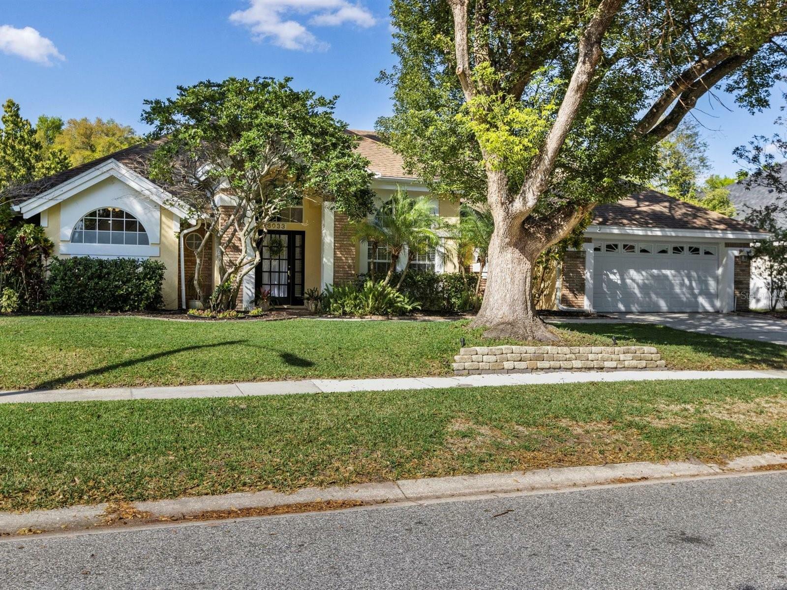 Property Photo:  8033 Landgrove Court  FL 32819 